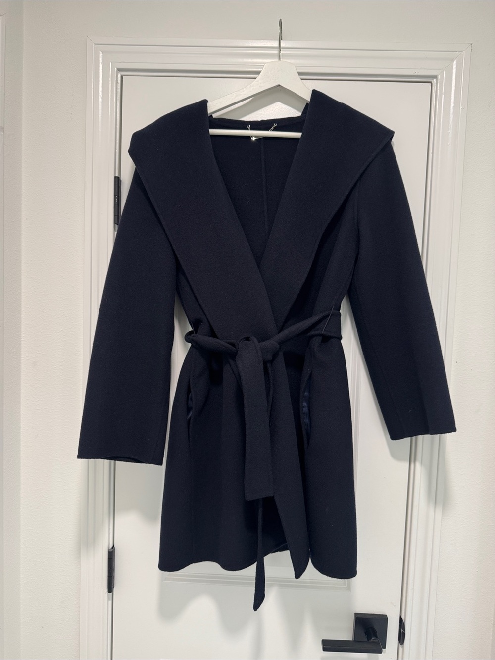 Lily silk  Navy Blue Women's wrap coat excellent condition